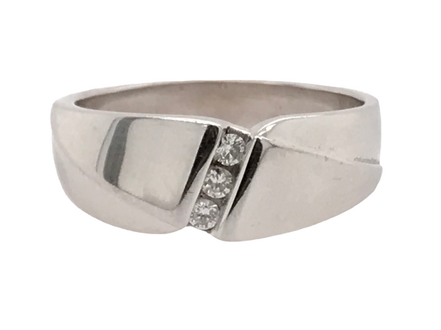 14Kt White Gold Ring With Three Round Brilliant Diamonds Diagonally Set Into A Channel .12Ct Tdw Si2 G
