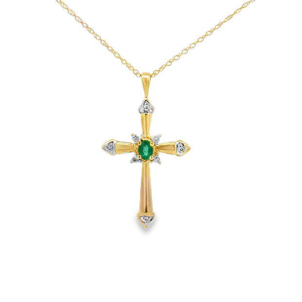 Vintage 10Kt Necklace With An 18 Inch Long Cable Chain Set With 8 Roun