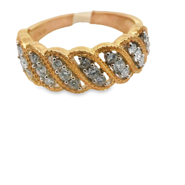 14kt Yellow Gold Ring With 21 Round Diamonds