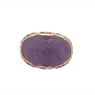 14 Karat Yellow Gold Ring Bezel Set With One Oval Carved Lavender Jade In A Rabbit Motif