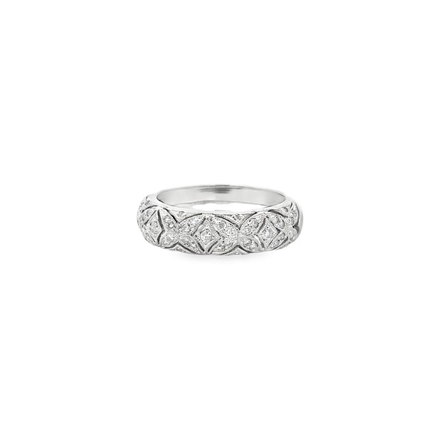 Vintage 18Kt White Gold Band Set With 41 Round Brilliant Cut Diamonds