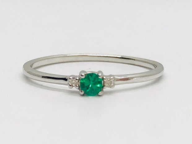 14Kt White Gold Round Emerald With 2 Round Diamonds .02Ct Tdw I1 GH Size 7