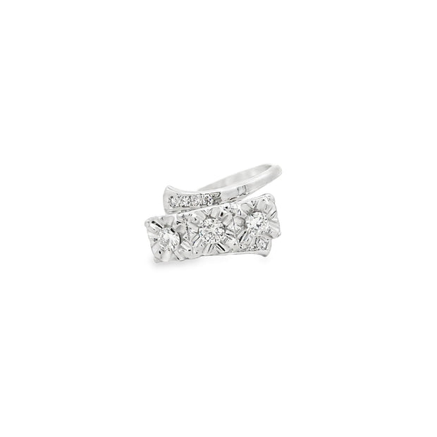 Vintage 14Kt White Gold Ring Prong Set With Three Round brilliant Cut