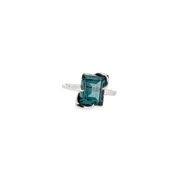 Vintage 10Kt White Gold Ring Set With One 10X8mm Emerald Cut Synthetic