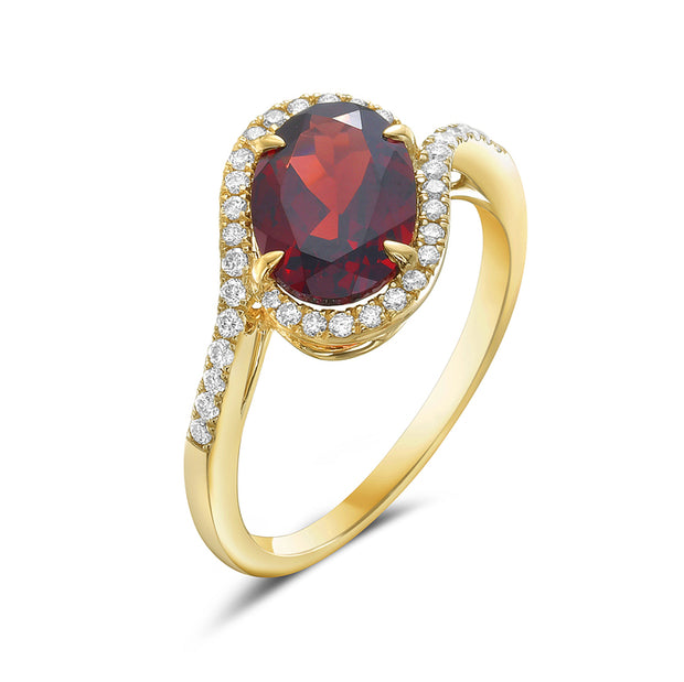 14kt Yellow Gold Ring With Oval Garnet 2.58ct and 36 Round Diamonds .2