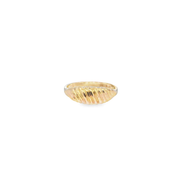 Vintage 14Kt Yellow Gold Ring With A Shrimp Design Finger Size 6.50 An