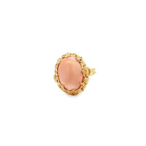 Vintage 18Kt Yellow Gold Ring Set With One 15X10mm Oval Coral, Finger