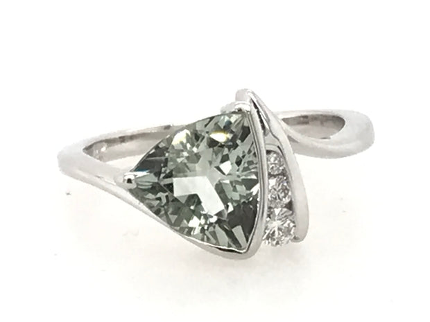 14kt White Gold Ring With Trillion Green Topaz 1.49ct and 3 Round Diamonds .11tdw GH SI1