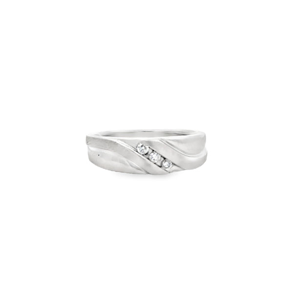 Vintage 10 Karat White Gold Ring Set With Three Round Brilliant Cut Di