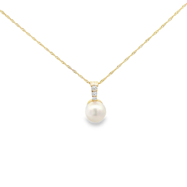 Lady's Yellow 14 Karat Pearl Pendant Length 18 With One = 7.60Mm Round