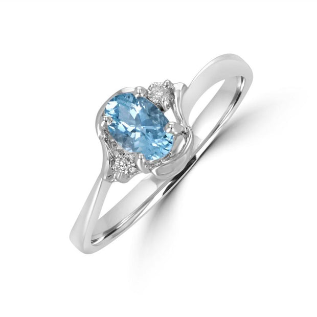14kt White Gold Ring With .37ct Oval Aquamarine and 2 Round Diamonds .