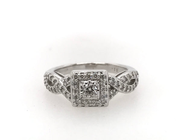 14kt White Gold Ring With 49 Round Diamonds = Approx .50ct tdw, SI2 HIRetail 1699  Estate 849